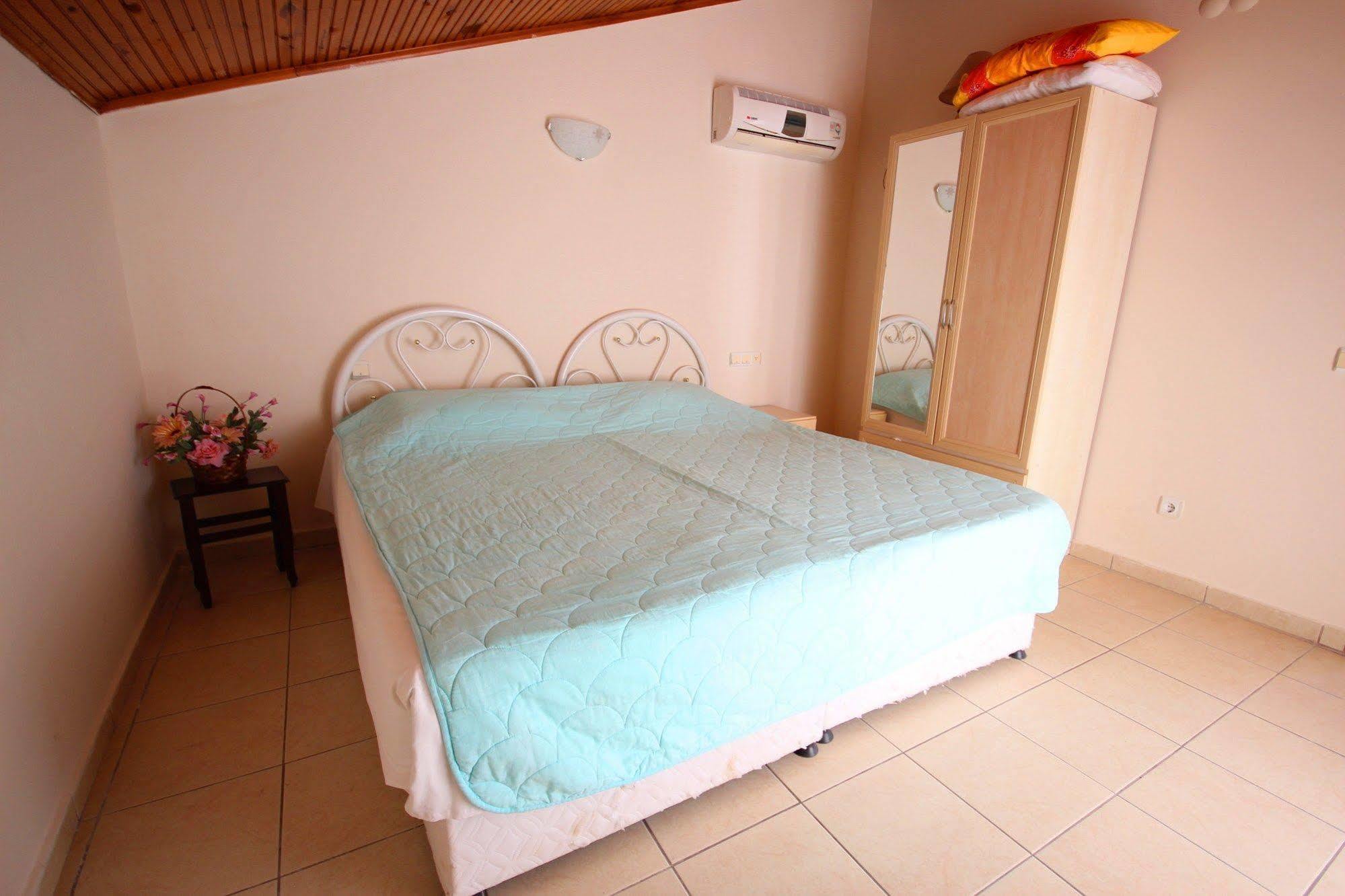 Paradise Town Lisa Belek