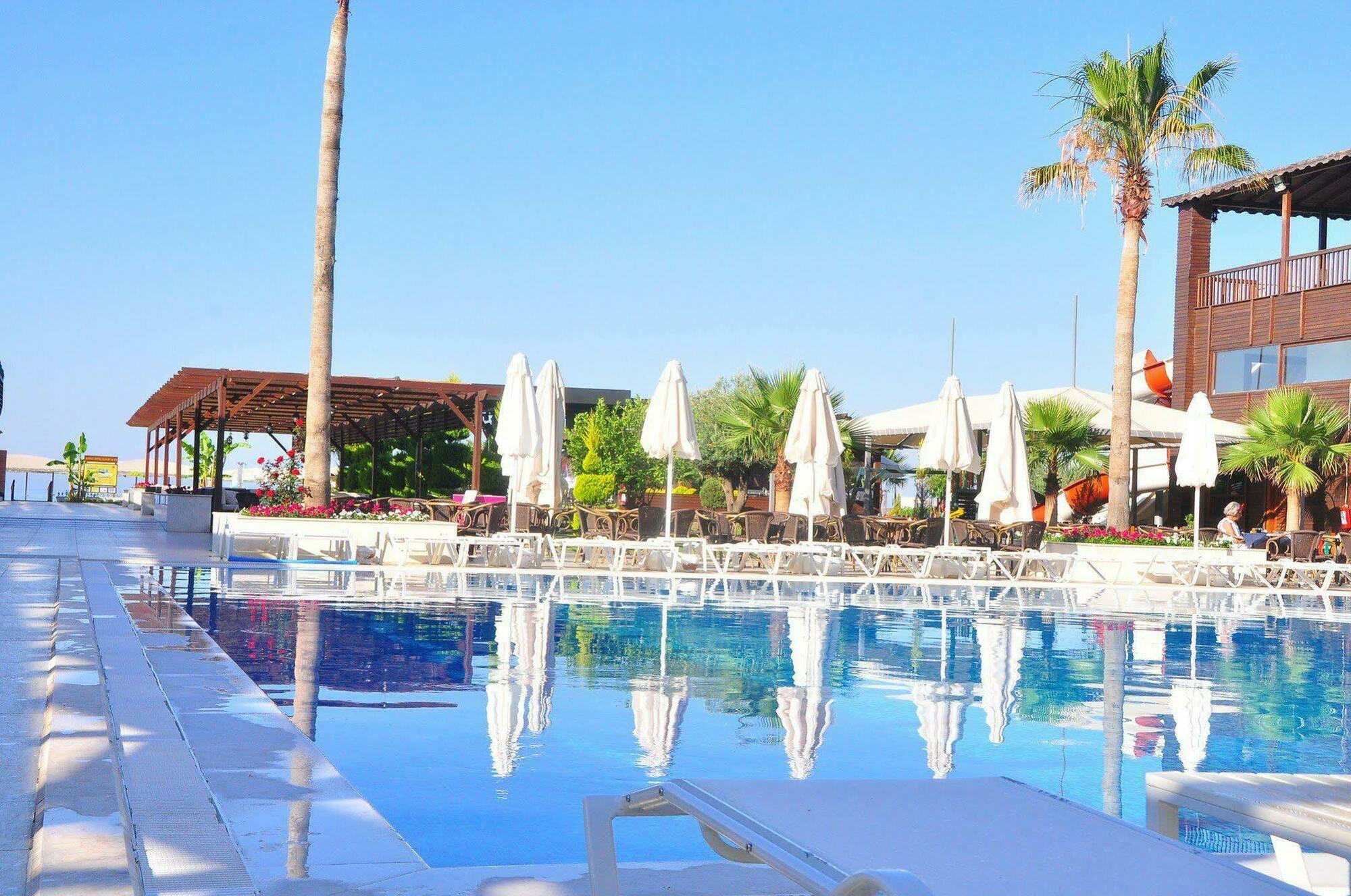 Otel Dionis &