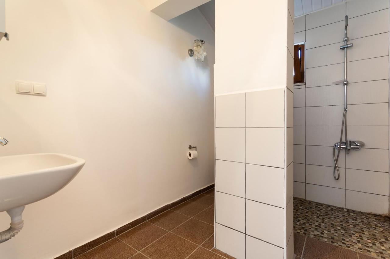 Esma Villa *