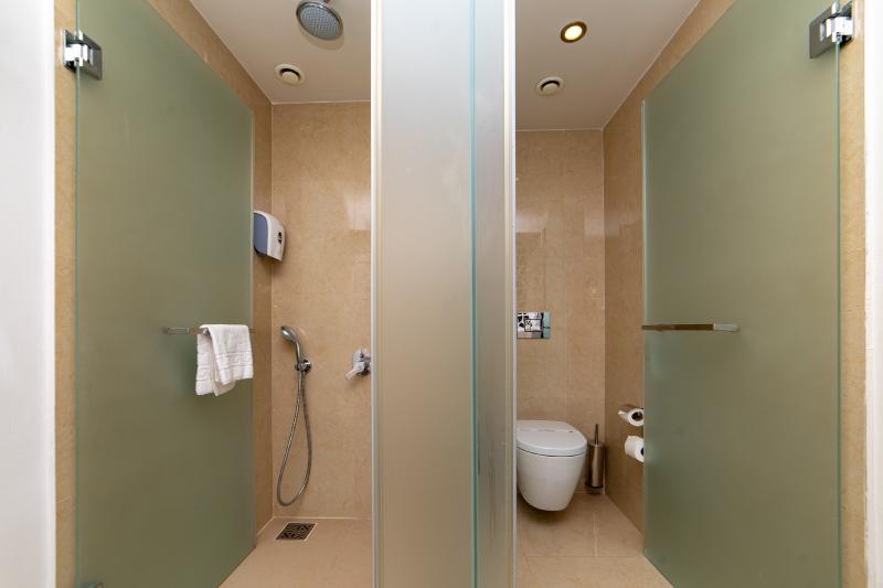 Otel Dionis &