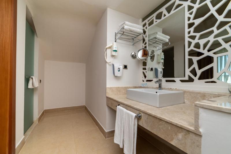 Otel Dionis & 4*