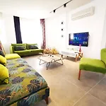 Red F33 Villa Oezel Tasarimli