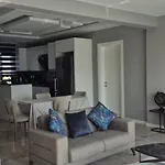 Denis House Havuz Sauna Ve Jakuzi Hadi Gelin