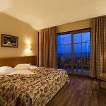 Jacaranda Beach Luxury Club