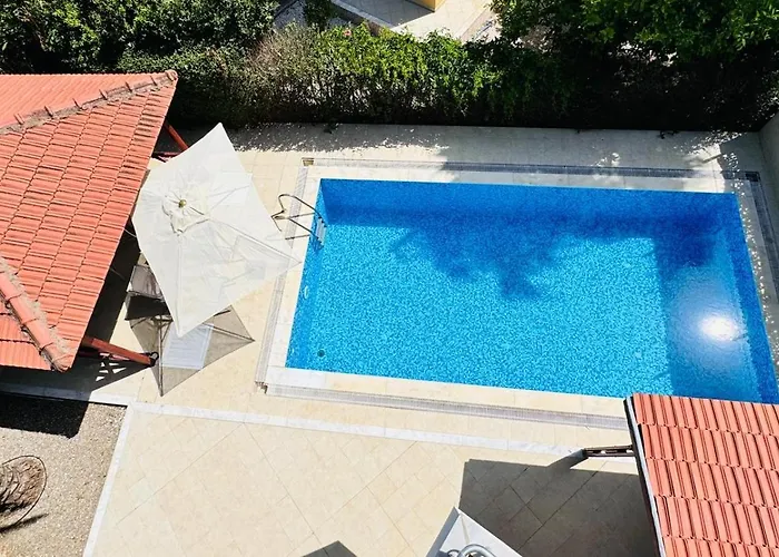 Cozy 4Br Villa With Pool In Kadriyebelek