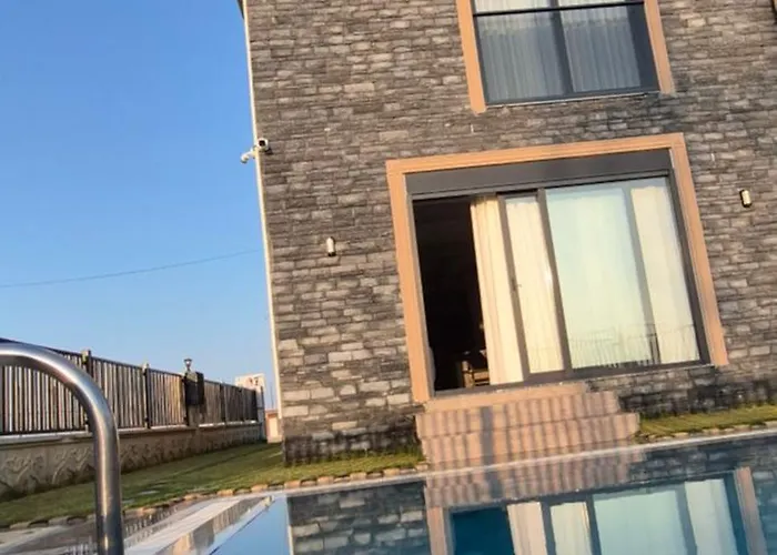 Denis House Havuz Sauna Ve Jakuzi Hadi Gelin