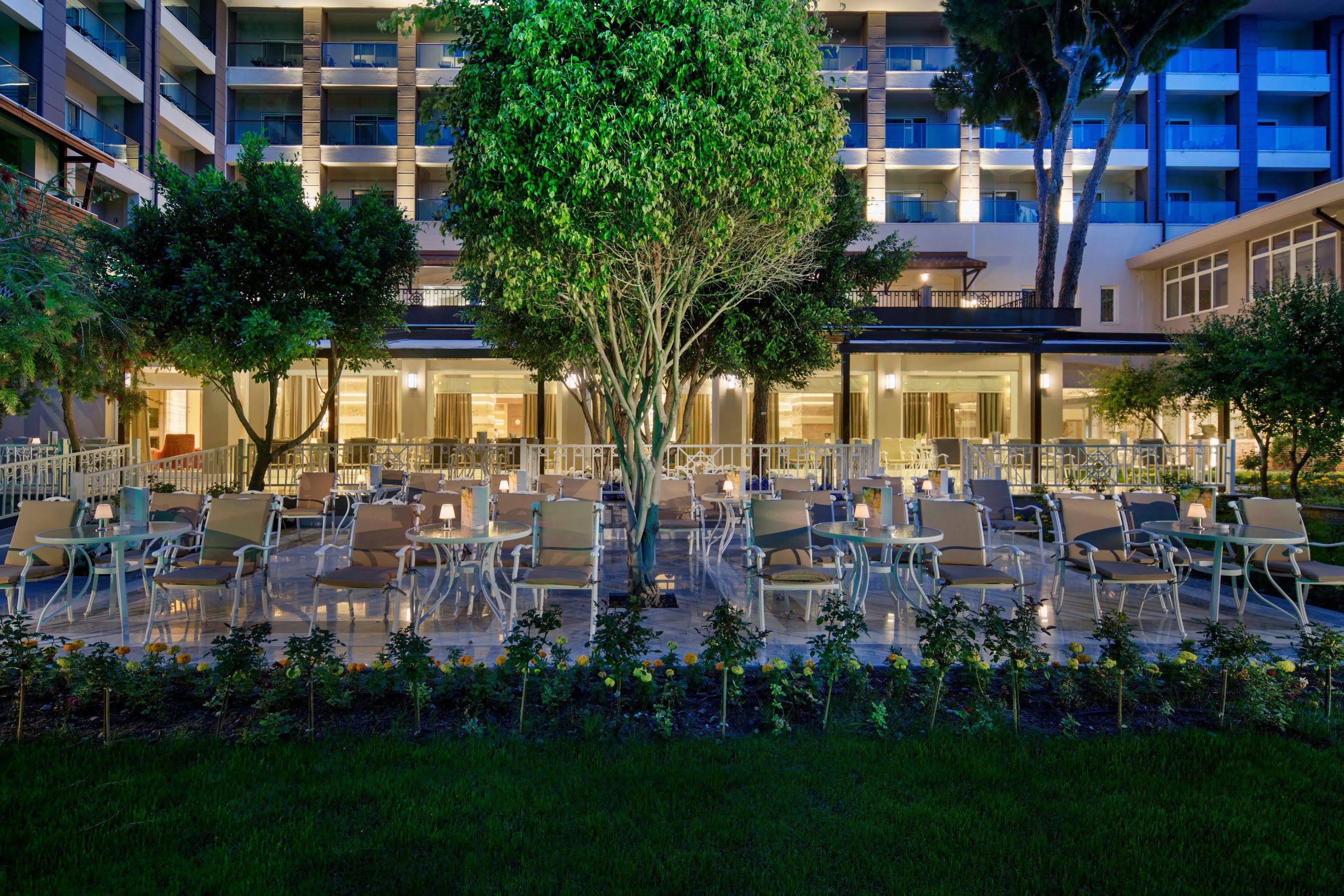 Papillon Ayscha & Hotel 5*