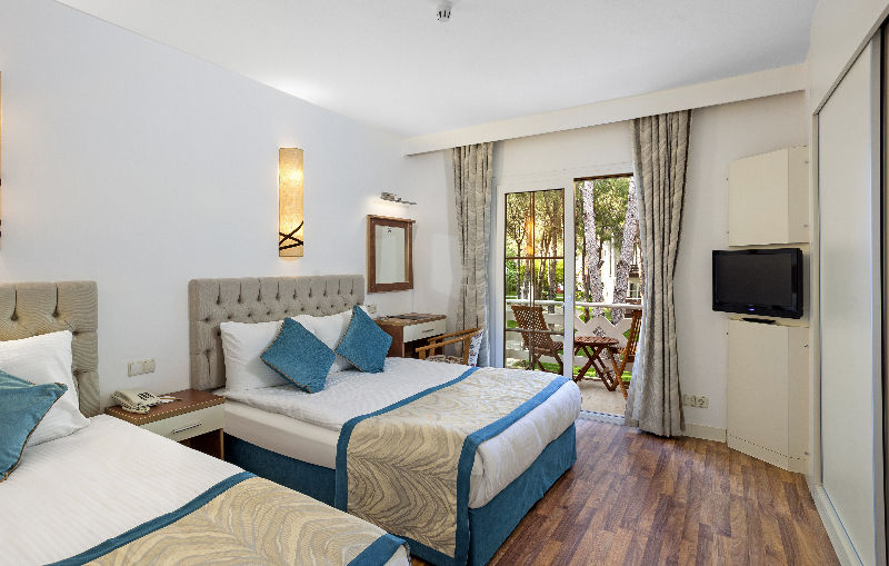 Jacaranda Beach Luxury Club Hotel
