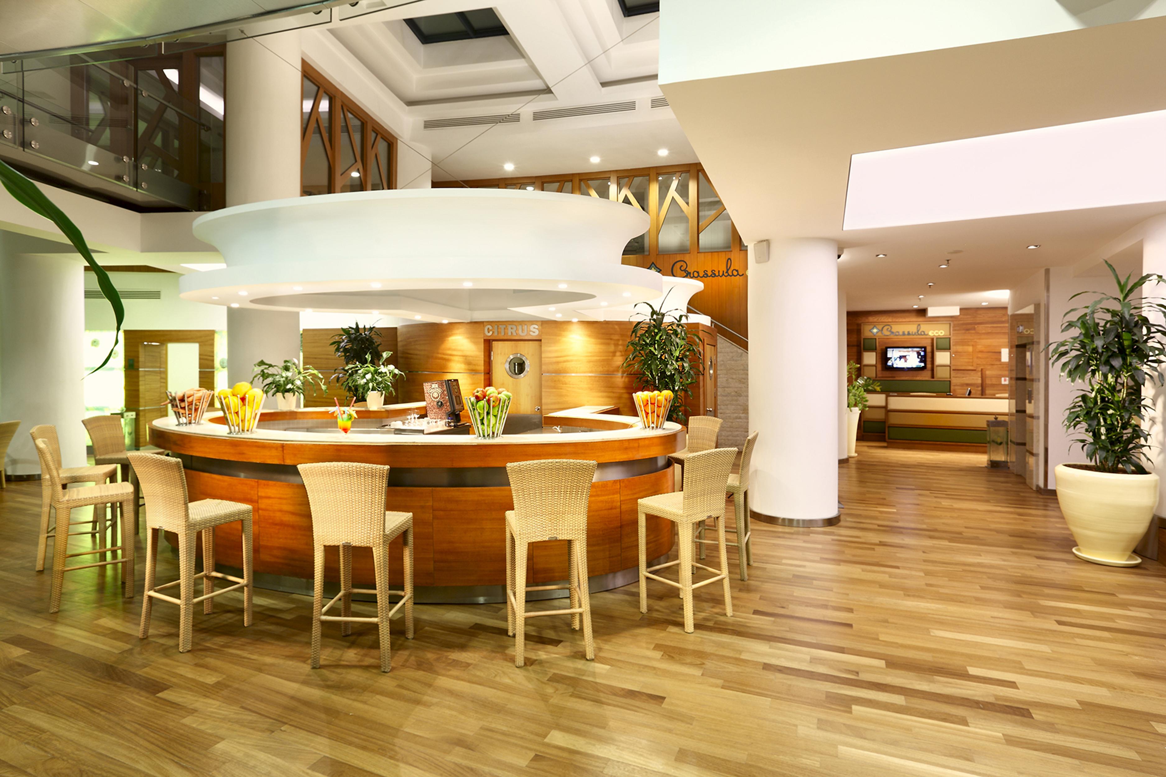 Cornelia De Luxe Resort
