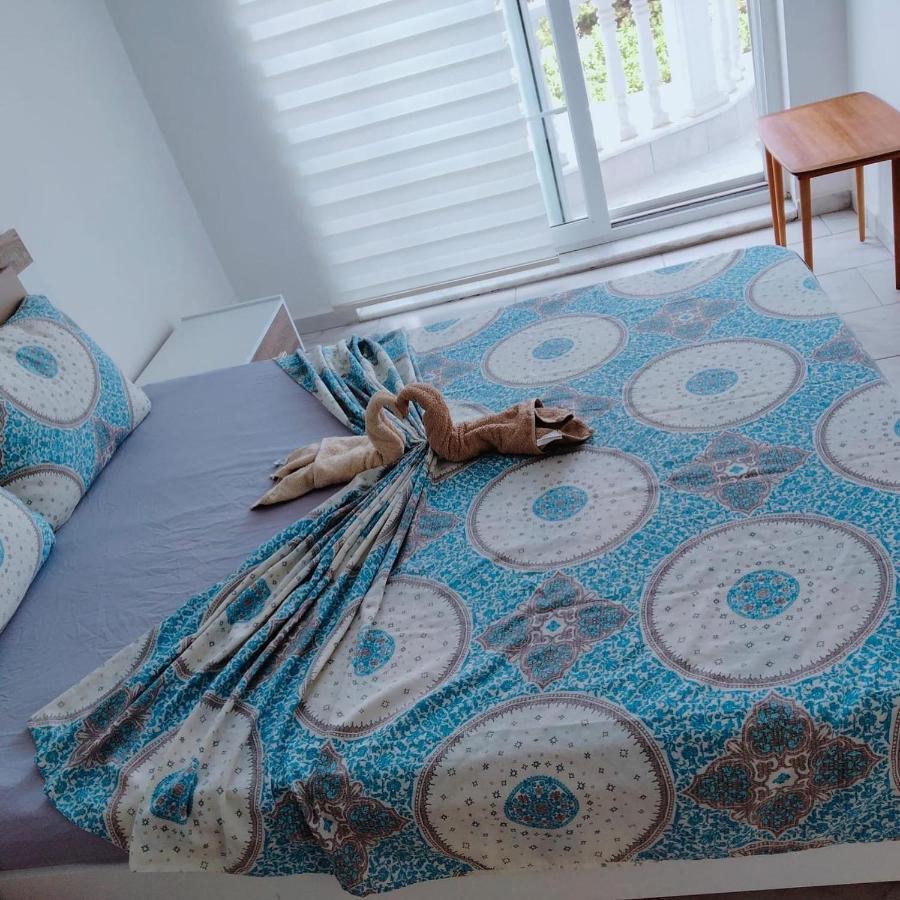 Belka Golf Delux Poolside Appartement *