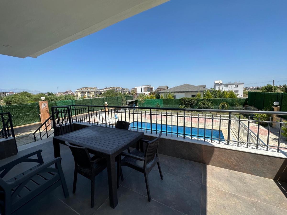 Antalya 5 Odali Oezel Havuzlu Villa