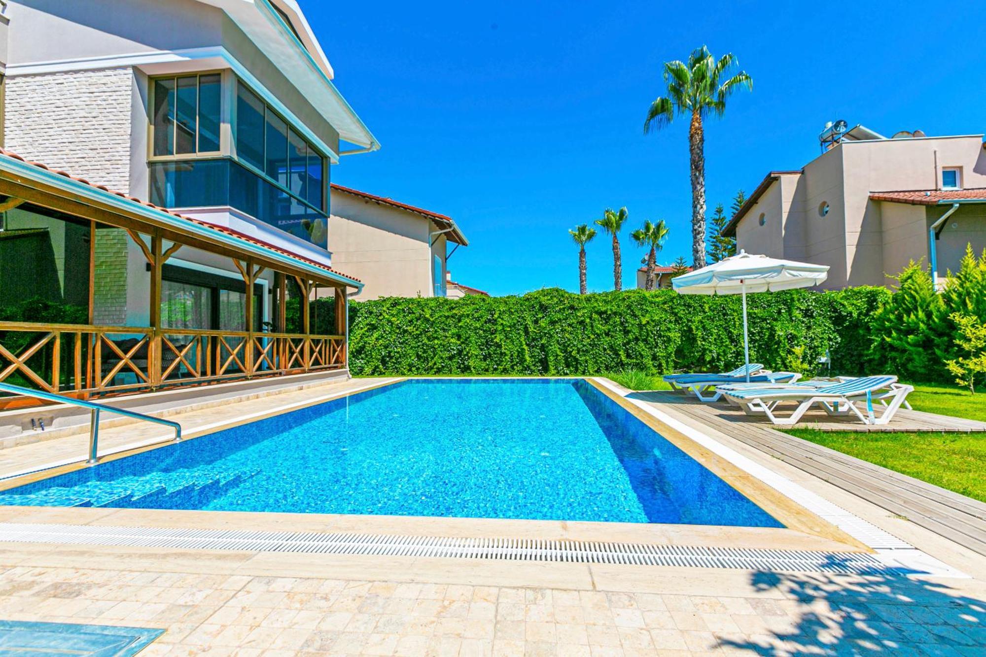 Paradise Town Estella Villa *