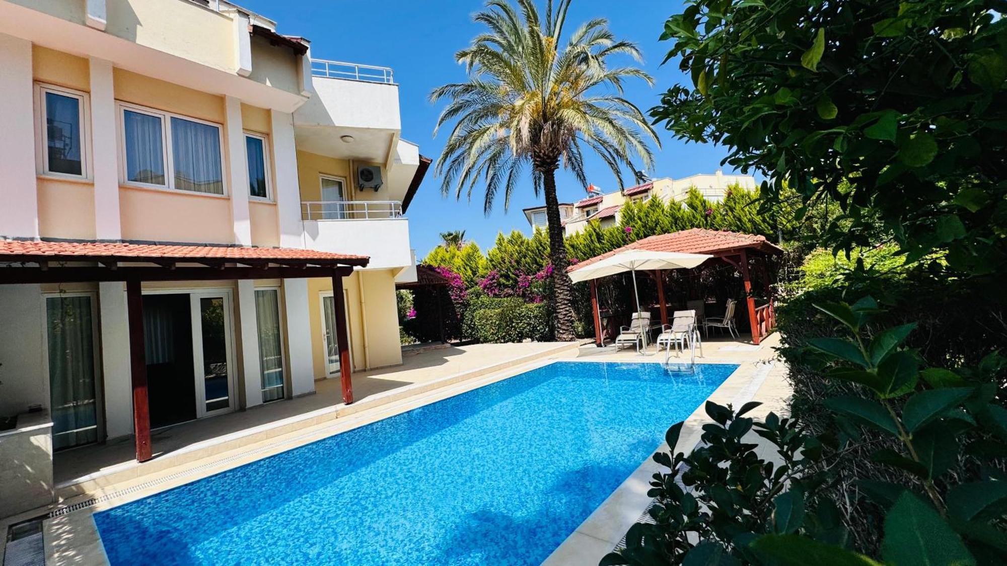 Cozy 4br With Pool In Kadriyebelek Vilă *