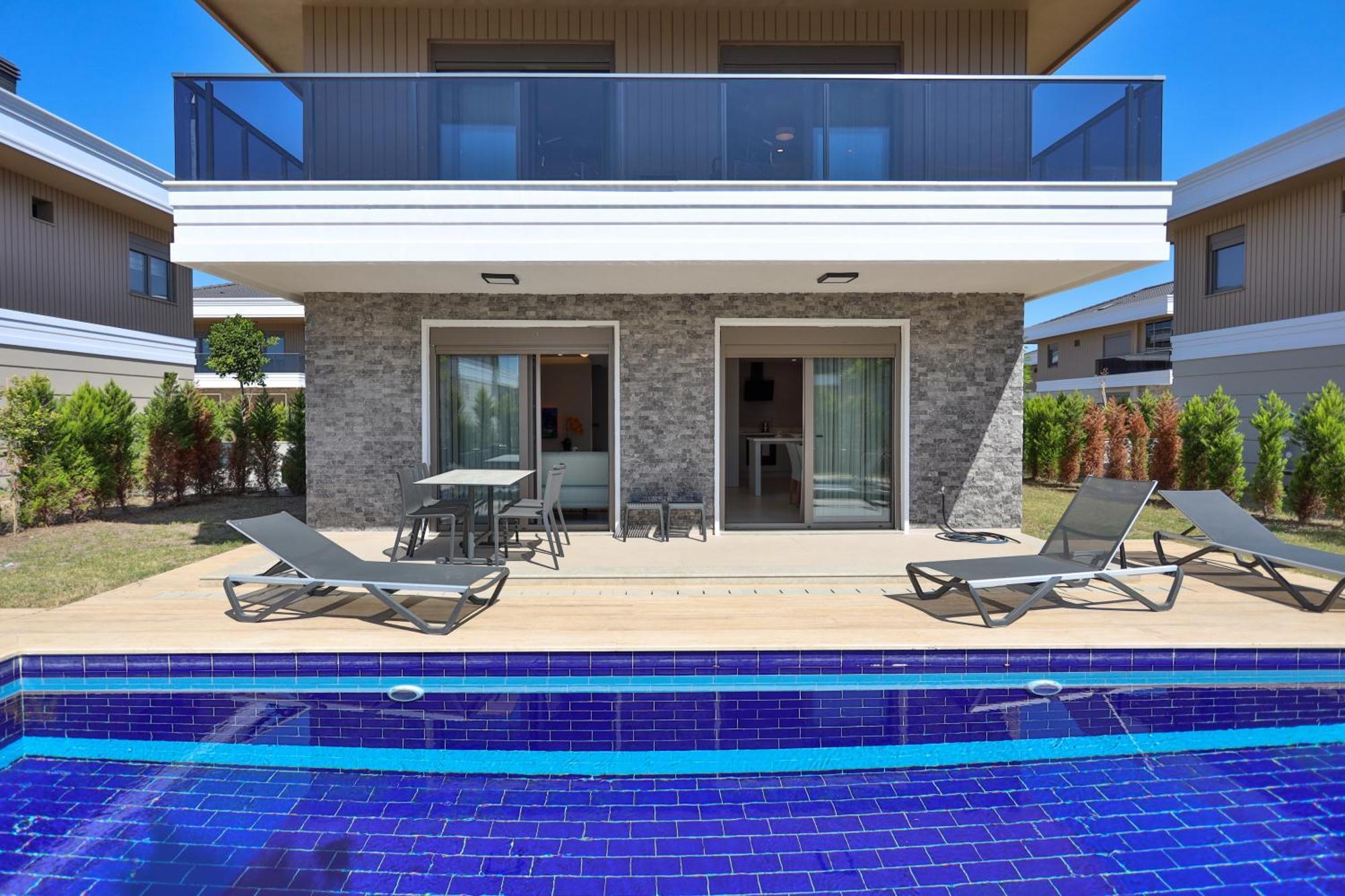 Nirvana Villa *