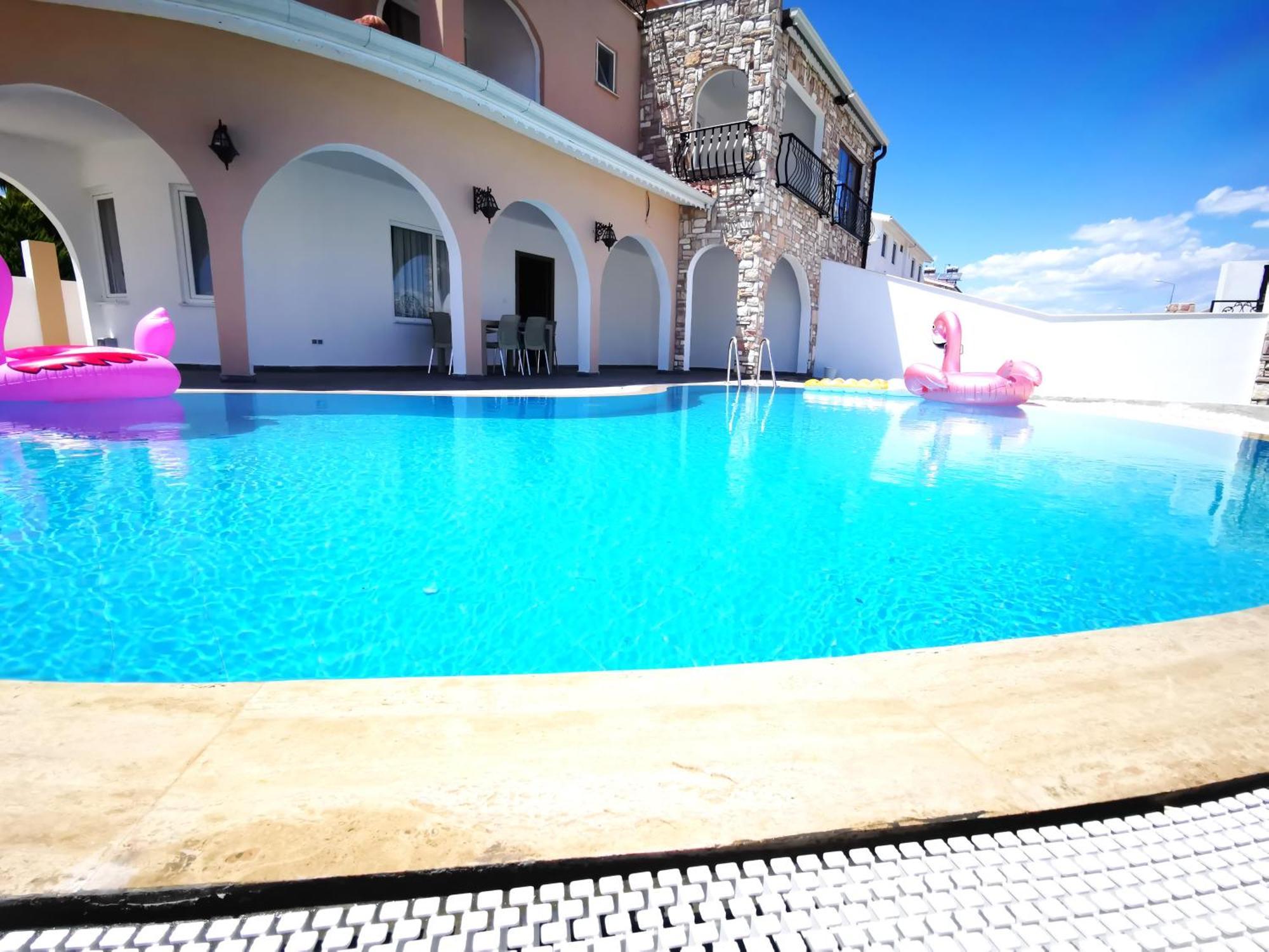 Red F33 Oezel Tasarimli Villa Belek