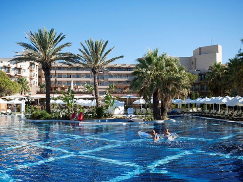 Resort Crystal Tat Golf &