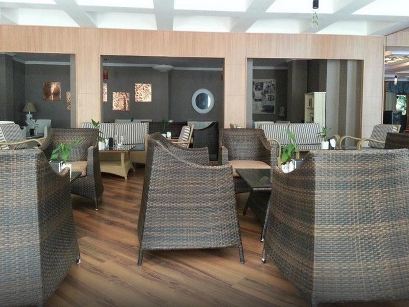 Jacaranda Beach Luxury Club