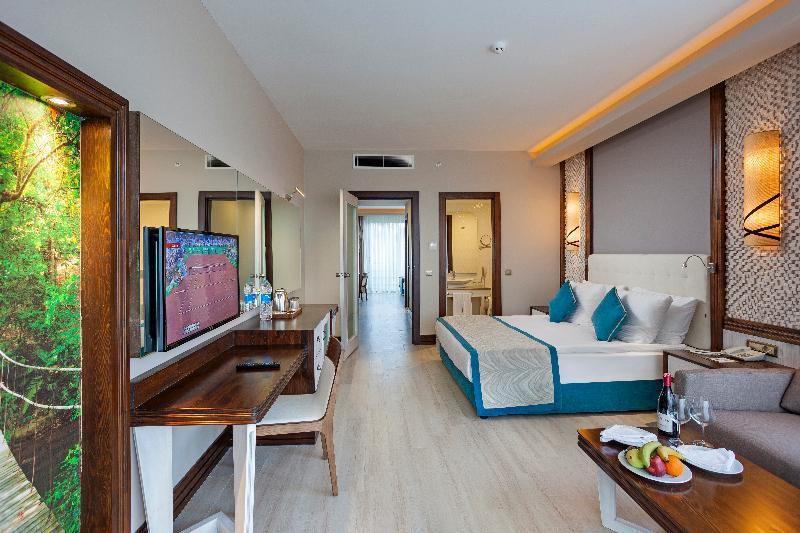 Hotel Jacaranda Beach Luxury Club 5*