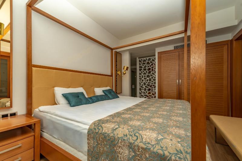 Dionis & Hotel