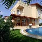 Paradise Town - Villa Lisa