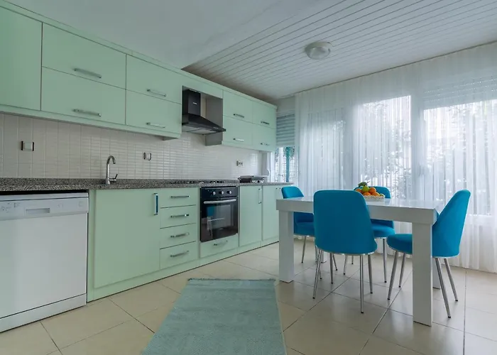 Villa Fadi Family Home