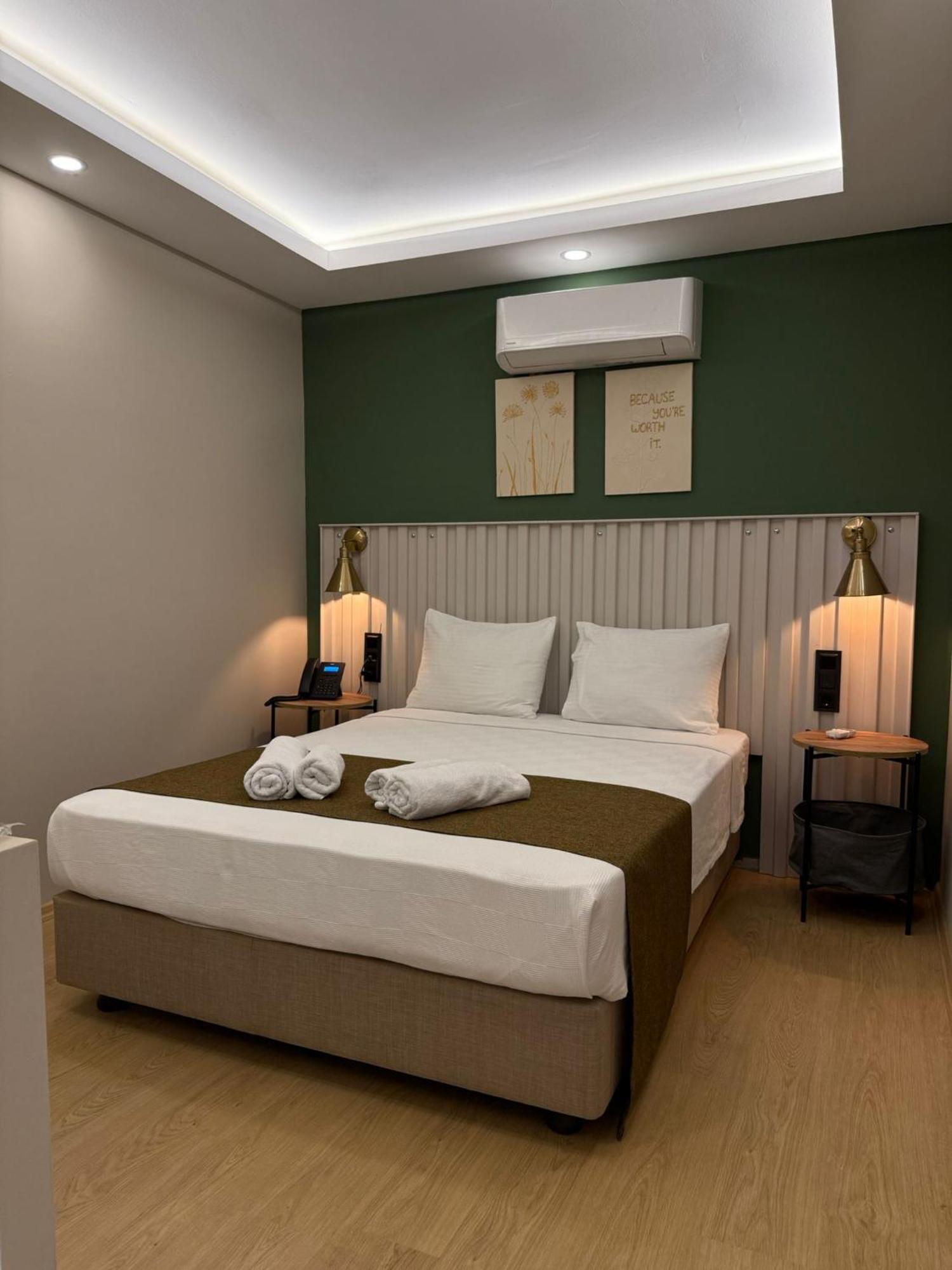 Hotel Red Castle & Pub 3*